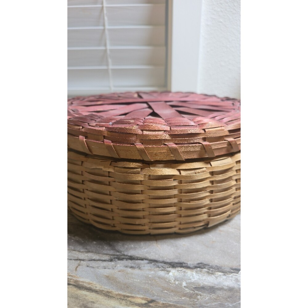 Handwoven Split Wood Lidded Basket Primitive Farmhouse Storage Red Accent 10.5" - Picture 2 of 9
